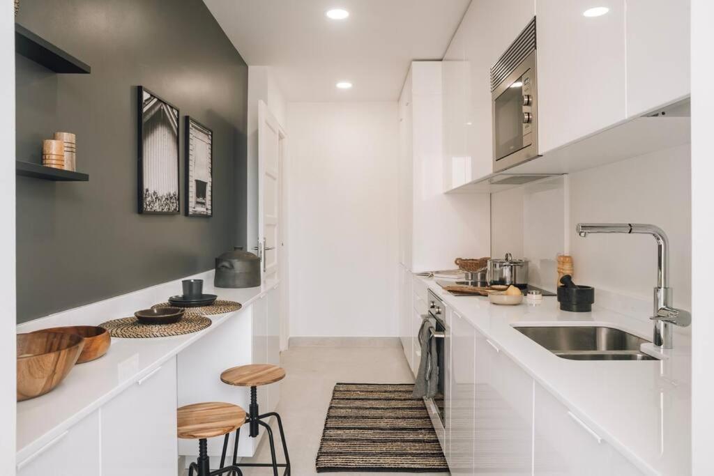 Soum - 2 Bedrooms In Alvalade Apartamento *