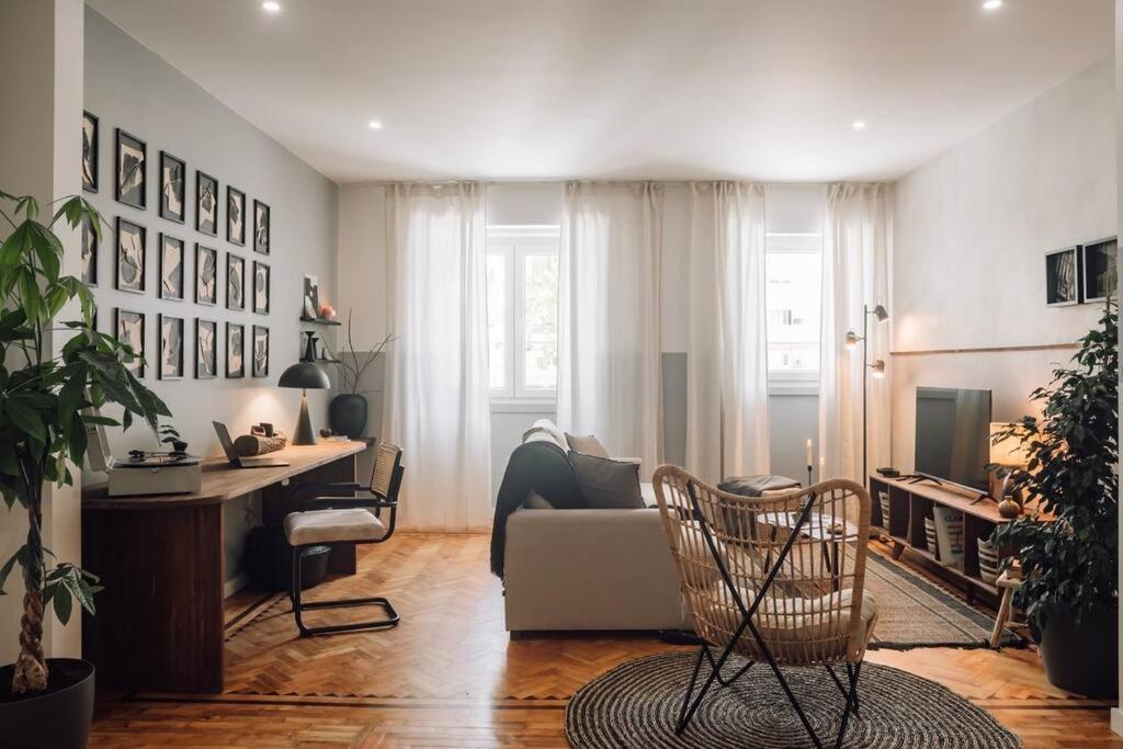 Soum - 2 Bedrooms In Alvalade Apartamento Lisboa